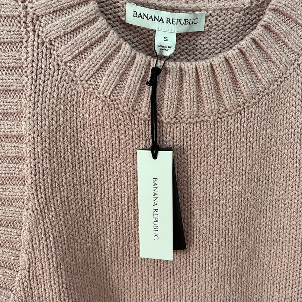 Banana Republic Sleeveless Sweater - Picture 2 of 3